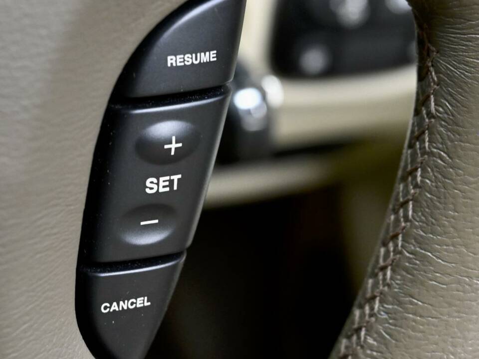 Image 42/50 of Jaguar XJ 8 4.2 (2006)