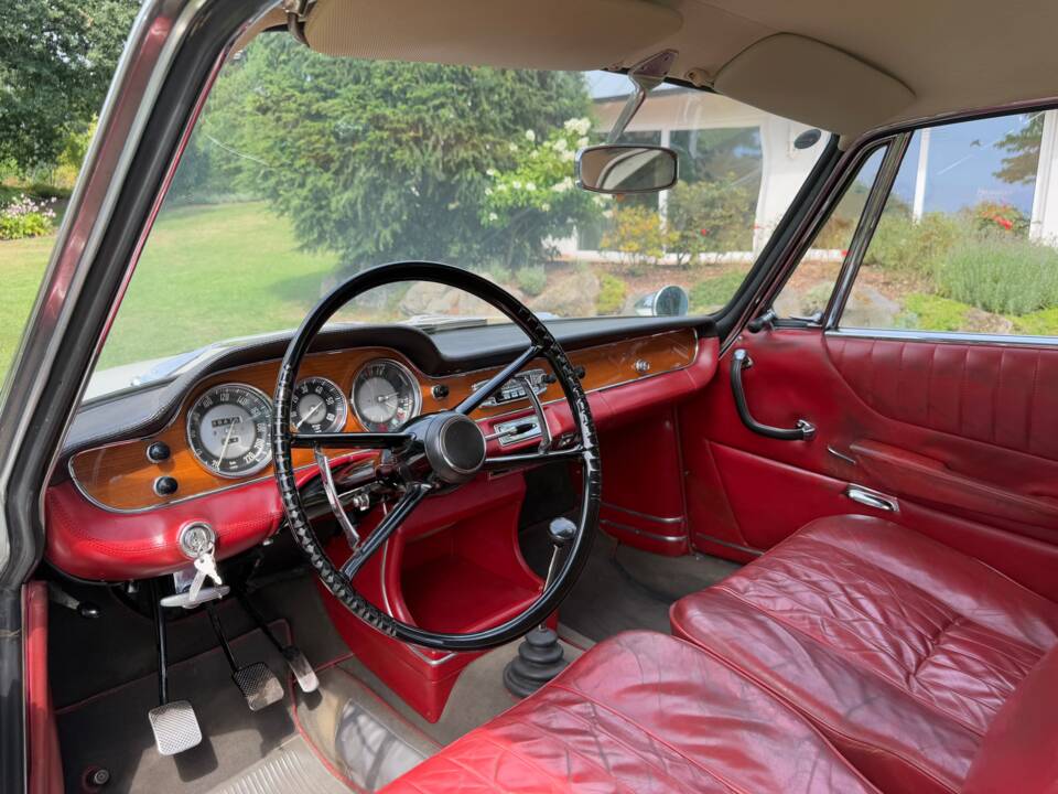Image 13/16 of BMW 3200 CS (1965)