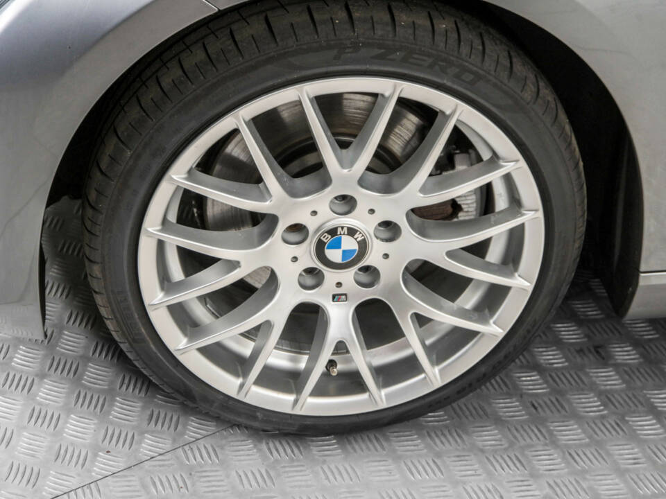 Imagen 23/50 de BMW 325i (2007)