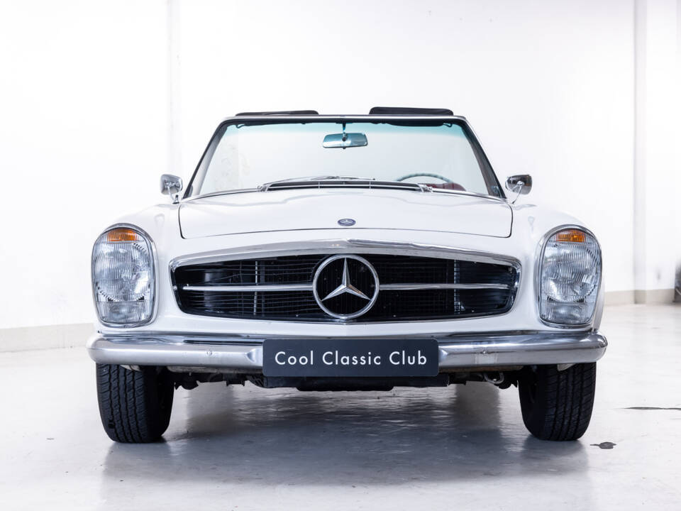 Immagine 2/29 di Mercedes-Benz 230 SL (1964)