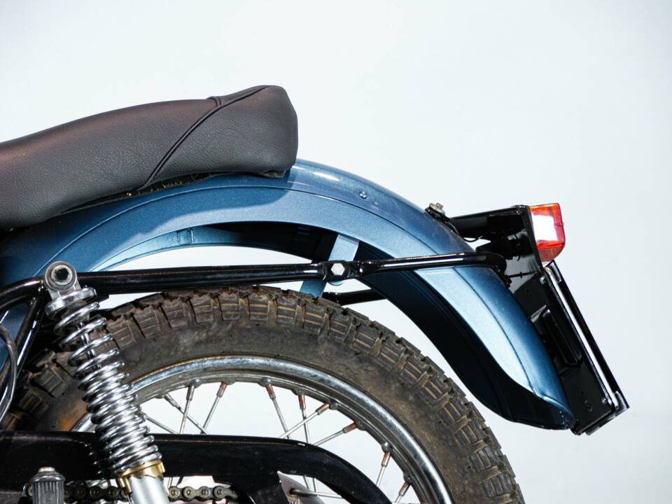 Bild 21/50 von Aermacchi Harley-Davidson DUMMY (1971)