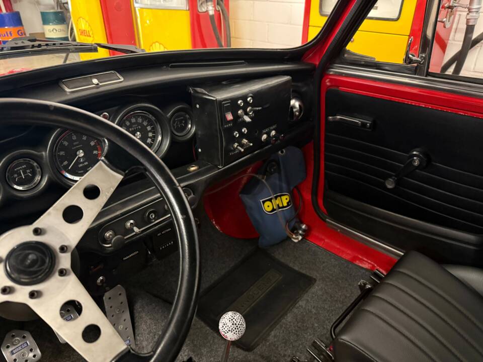 Immagine 10/17 di Innocenti Mini Cooper 1300 (1972)