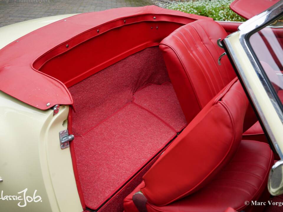 Image 12/61 of Mercedes-Benz 190 SL (1959)