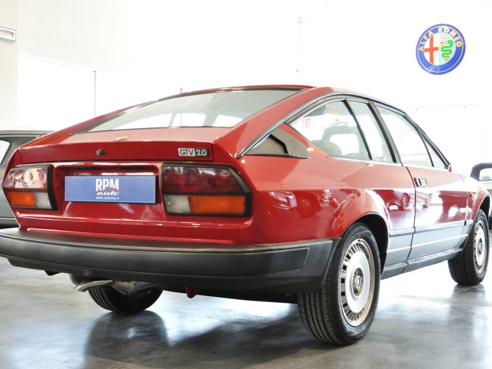 Bild 8/29 von Alfa Romeo GTV 2.0 (1984)