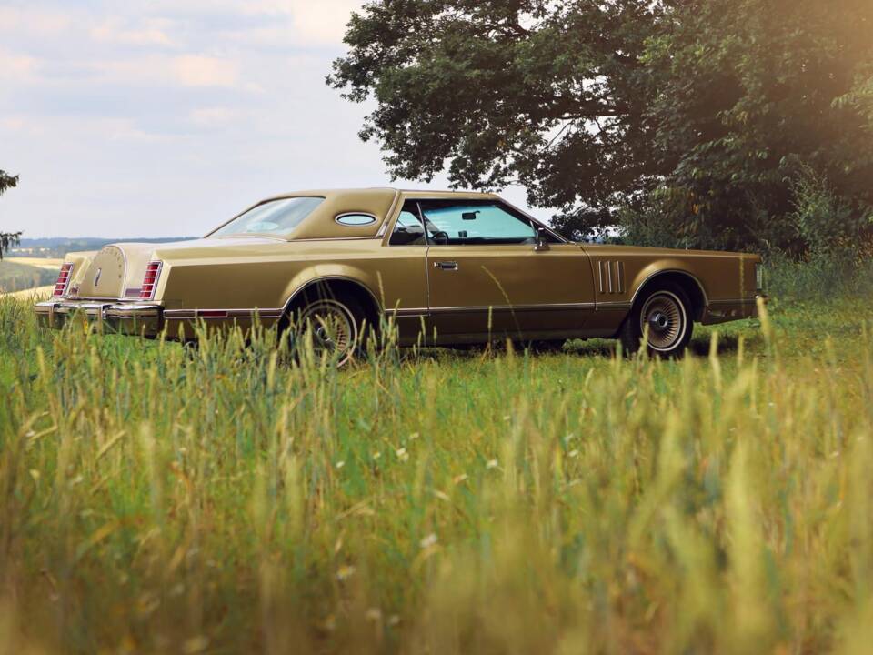 Bild 5/10 von Lincoln Continental Diamond Jubilee Gold Edition (1978)