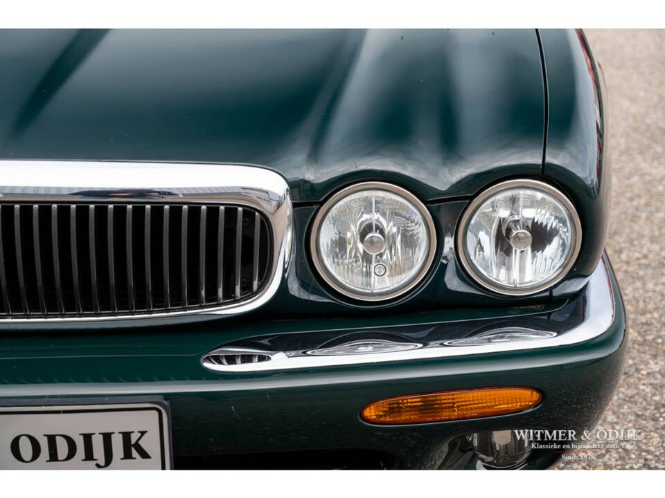 Bild 17/32 von Jaguar XJ 8 Executive (1998)