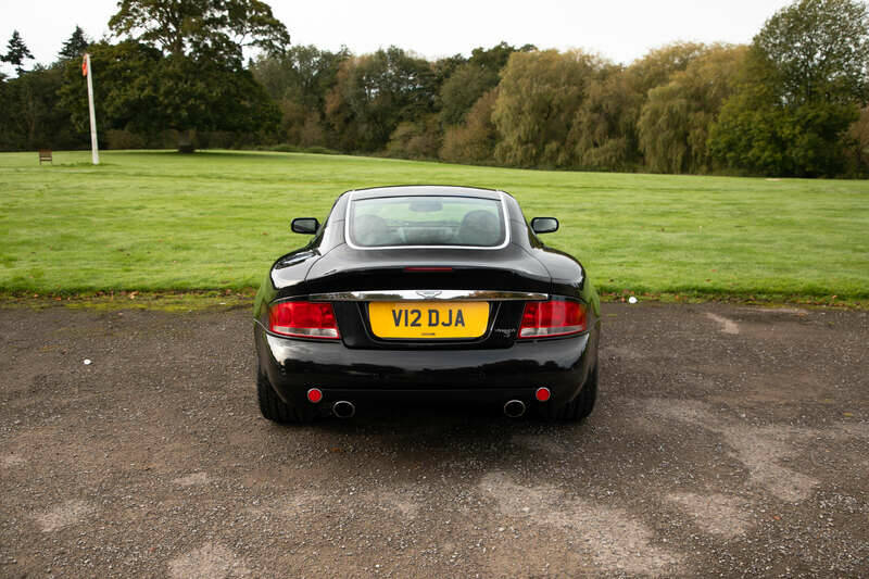 Afbeelding 8/50 van Aston Martin V12 Vanquish S (2005)