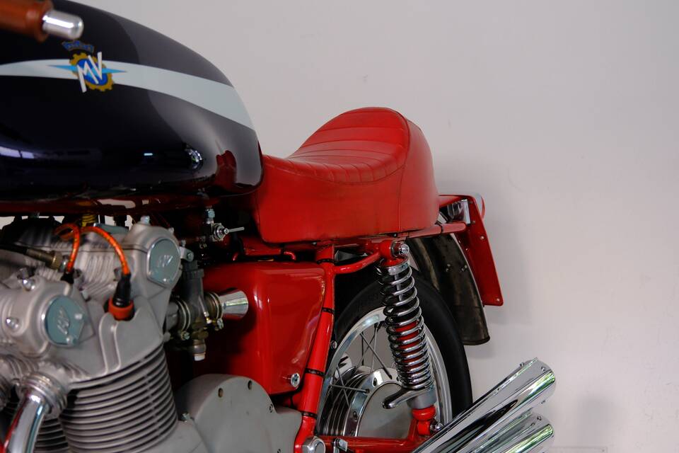 Image 43/99 of MV Agusta 750 Sport (1971)