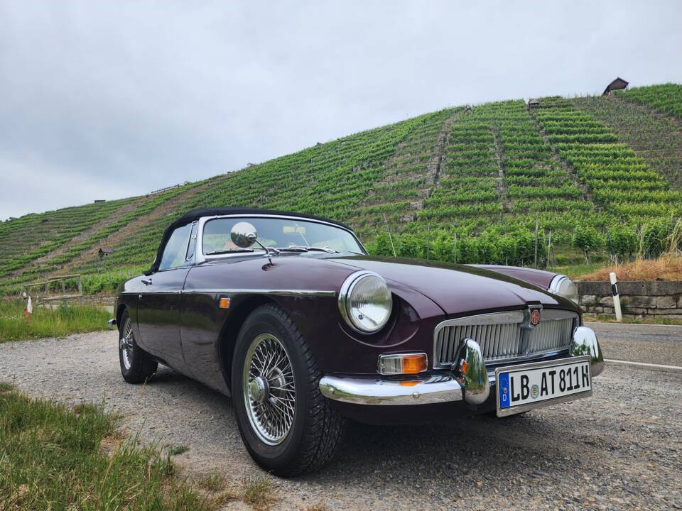 Image 41/55 of MG MGB (1969)