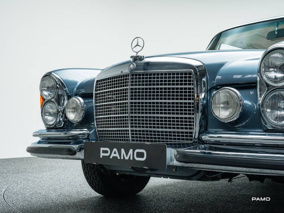Bild 10/31 von Mercedes-Benz 280 SE 3,5 (1971)