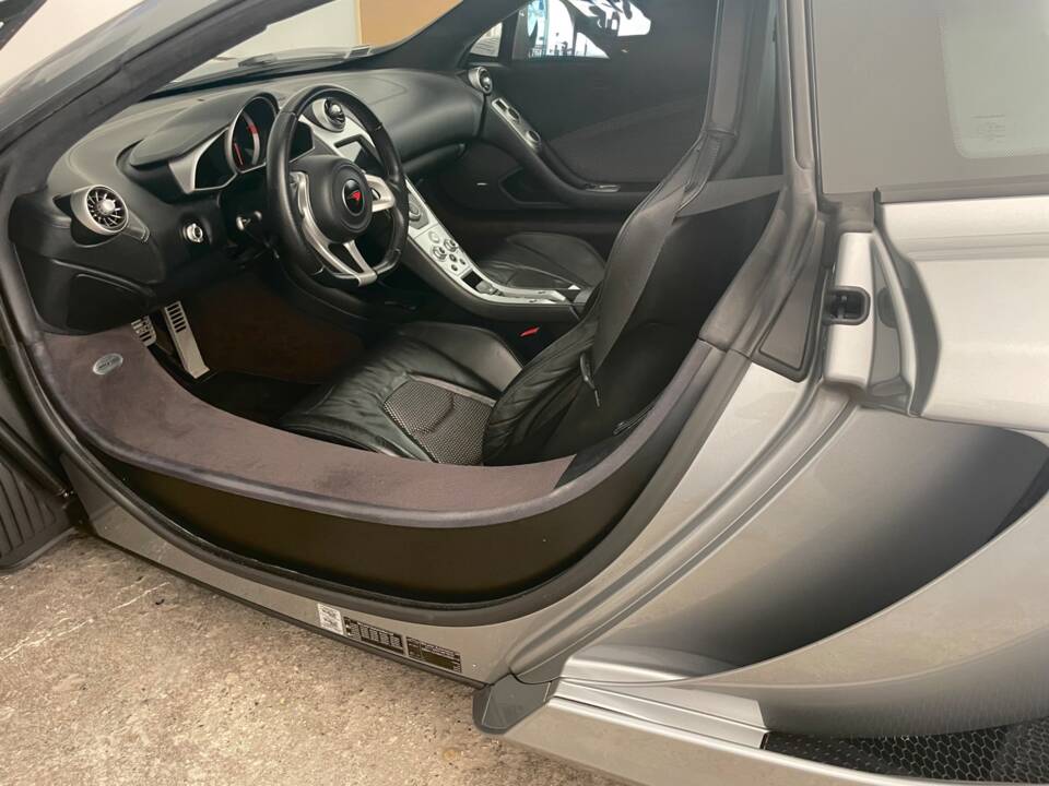 Bild 2/14 von McLaren MP4-12C (2011)