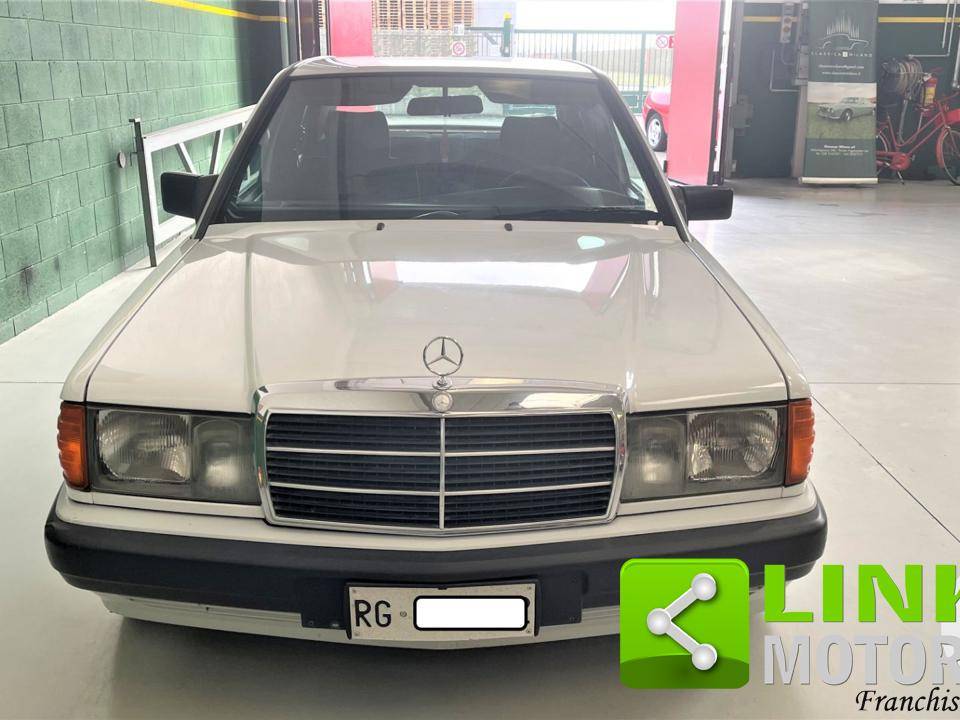Immagine 7/10 di Mercedes-Benz 190 E 1.8 (1991)