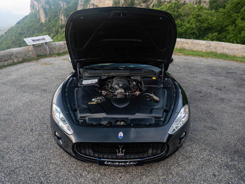 Afbeelding 11/12 van Maserati GranTurismo S (2011)