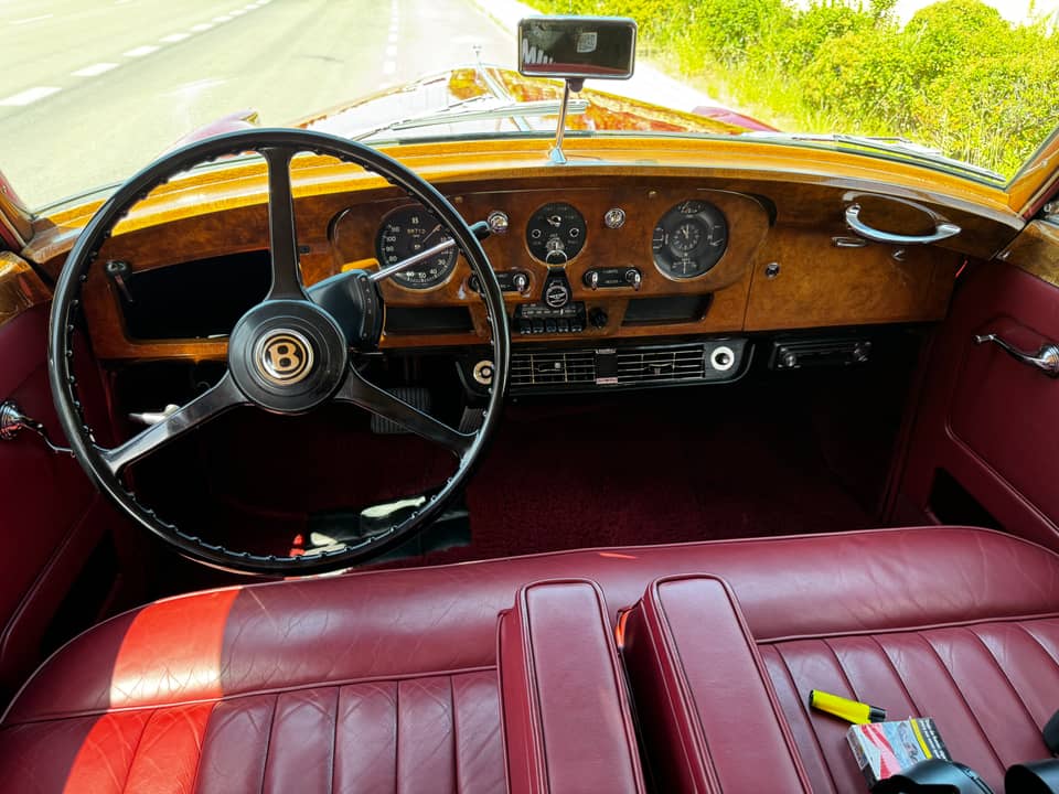 Image 63/81 of Bentley S 1 (1959)
