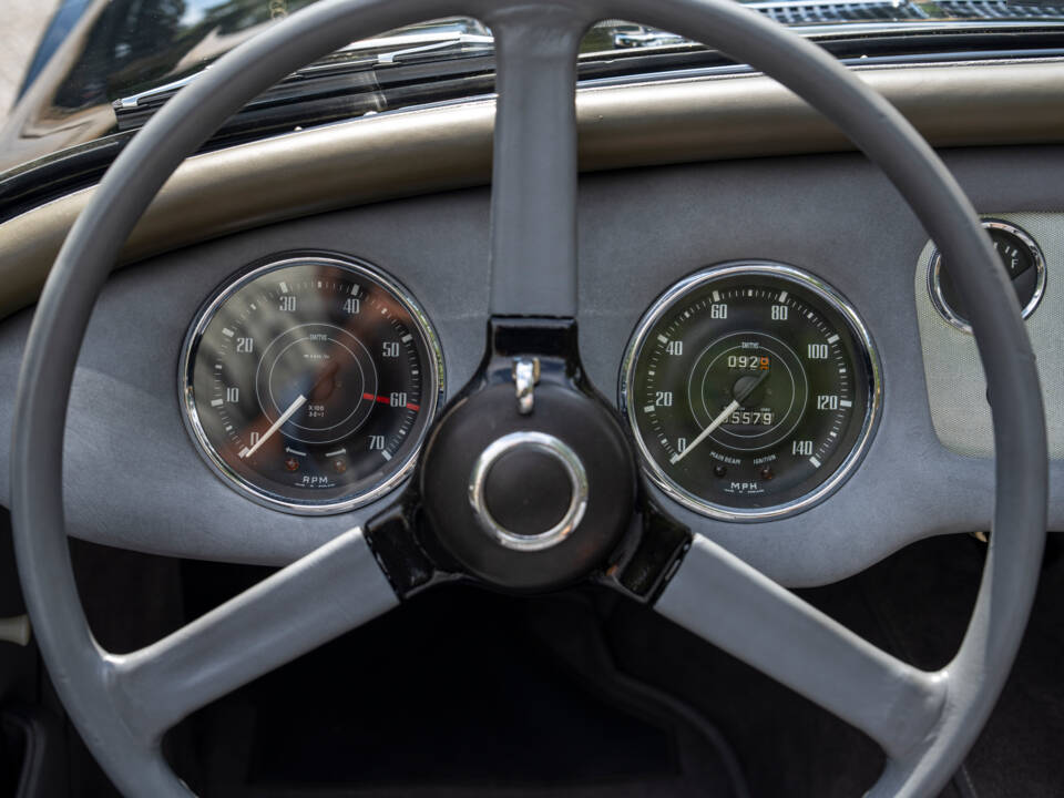 Immagine 16/28 di Daimler SP 250 (1961)