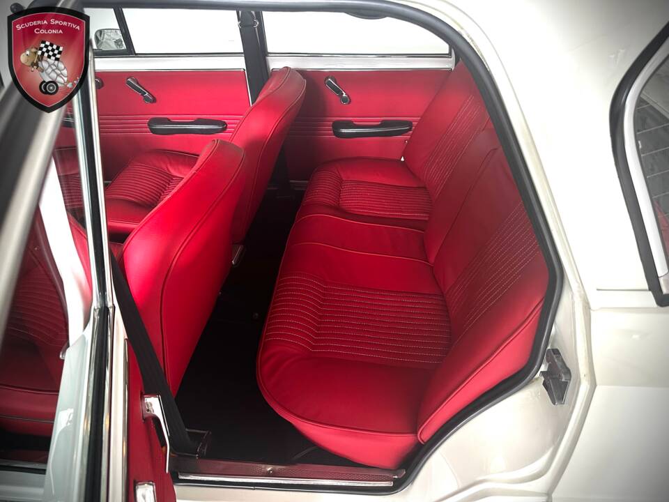 Immagine 22/69 di Alfa Romeo Giulia Nuova Super 1600 (1975)