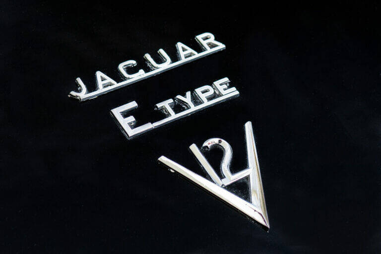 Image 5/48 of Jaguar E-Type V12 (1974)