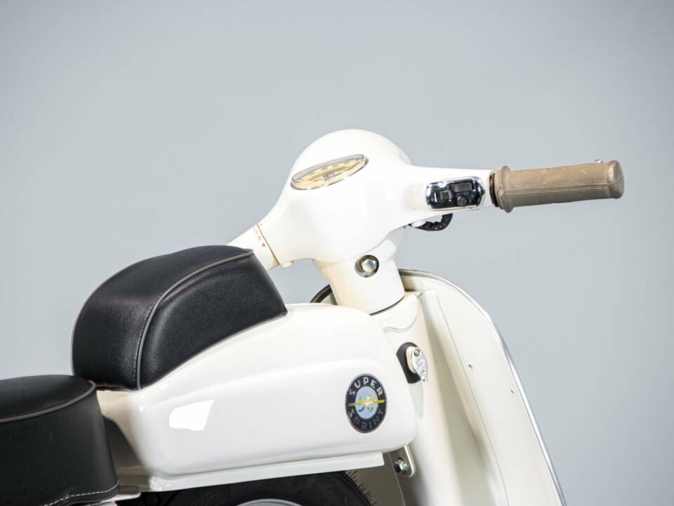 Image 31/41 de Piaggio Vespa 50 SS (1966)