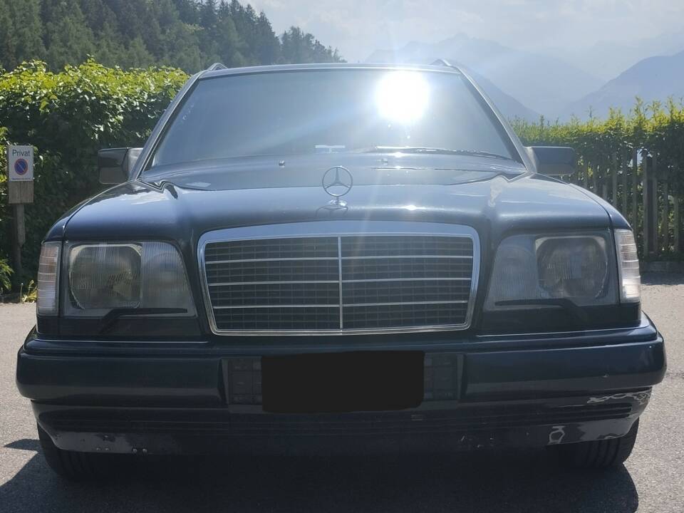 Image 10/14 of Mercedes-Benz E 280 T (1995)