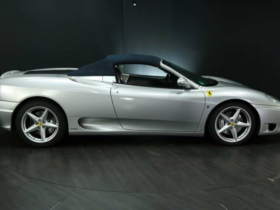 Immagine 7/50 di Ferrari 360 Spider (2003)
