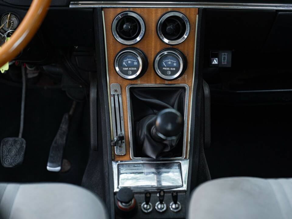 Immagine 37/50 di Alfa Romeo Giulia Nuova Super 1300 (1974)