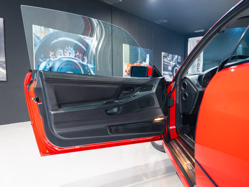 Image 25/33 of BMW 850i (1991)