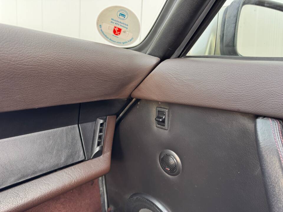 Image 59/88 of Porsche 911 Carrera 3.2 (1985)