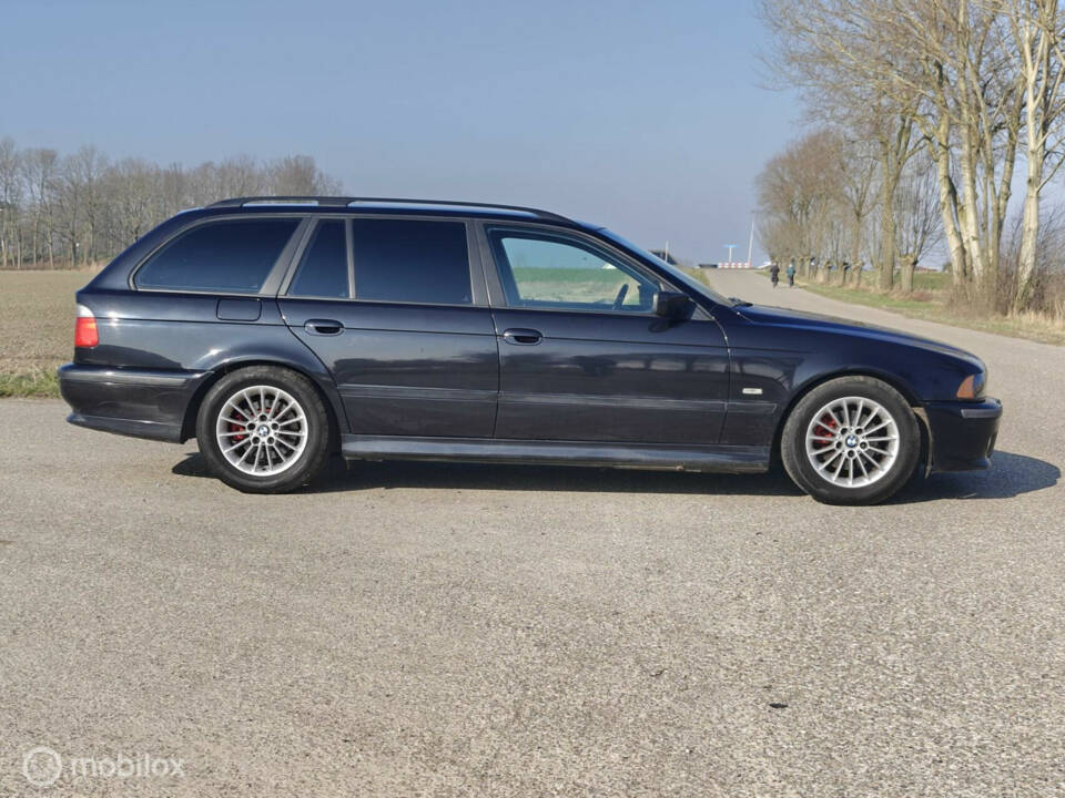 Afbeelding 7/29 van BMW 528i Touring (1999)