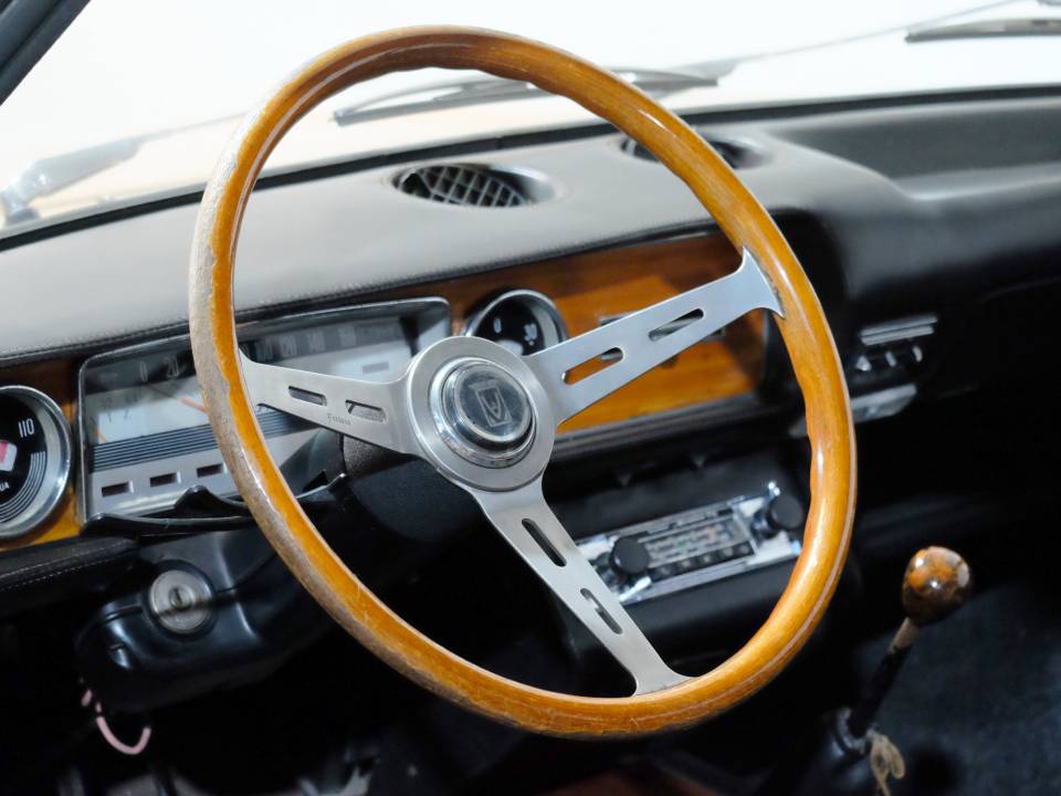 Image 9/19 de FIAT 124 Vignale Coupé Eveline (1968)