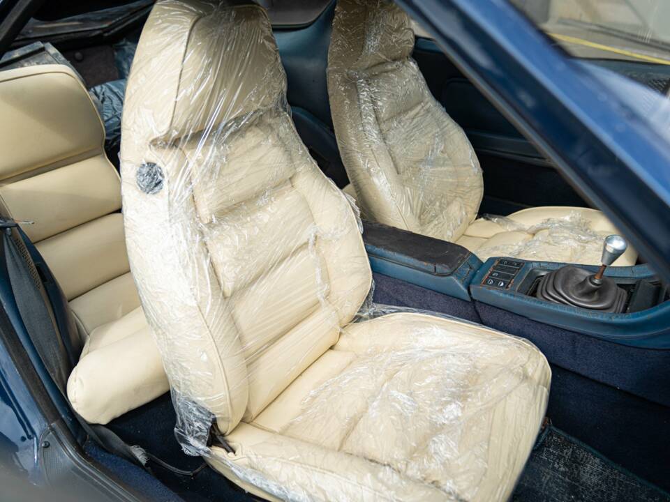 Image 18/34 of Porsche 928 (1981)