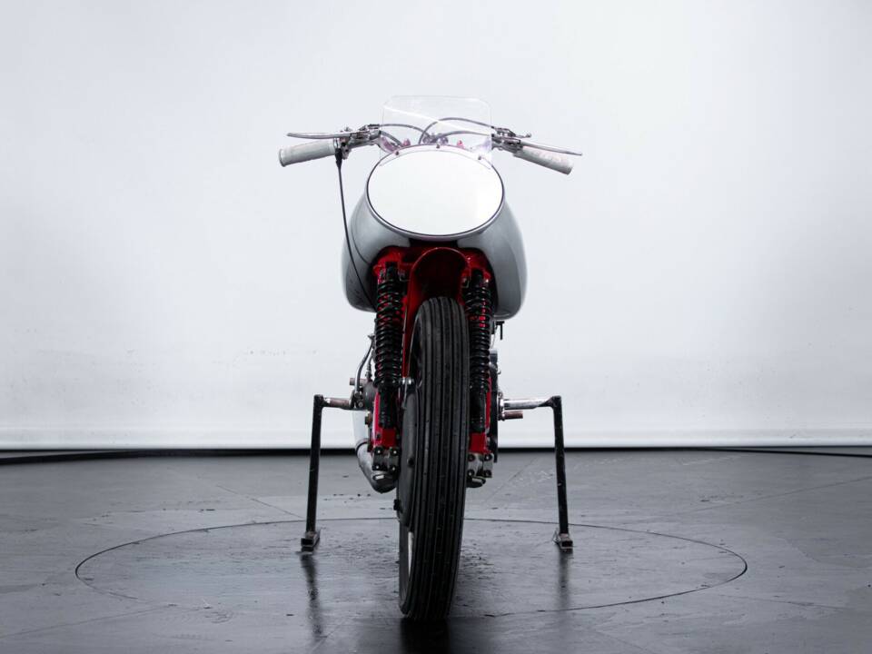 Image 3/50 of Moto Guzzi DUMMY (1948)