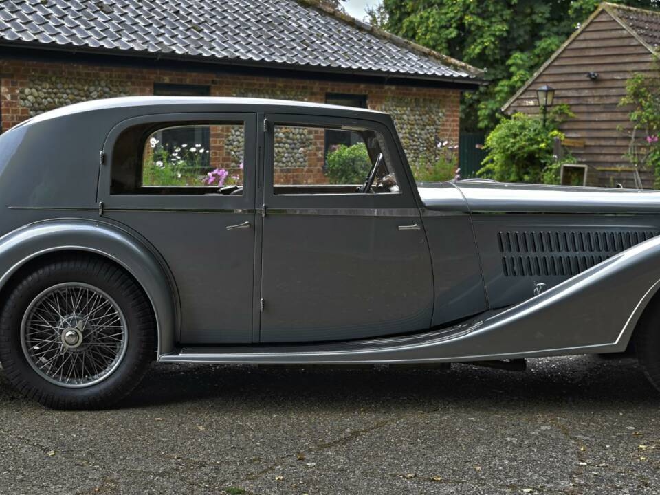 Image 1/50 of Alvis 4.3 Liter Saloon (1940)