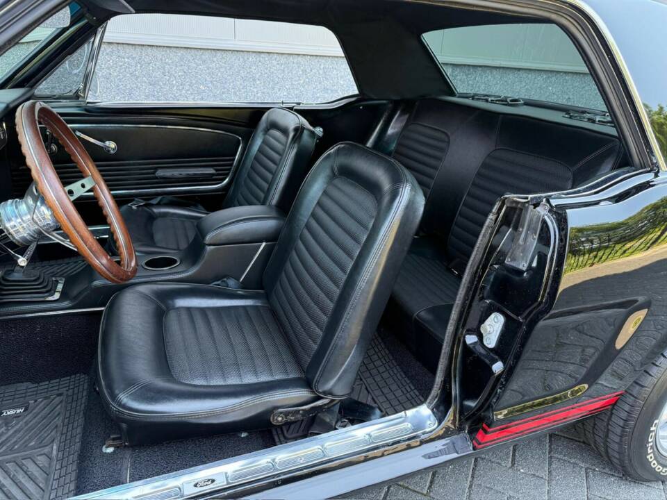 Image 14/46 of Ford Mustang GT (1966)