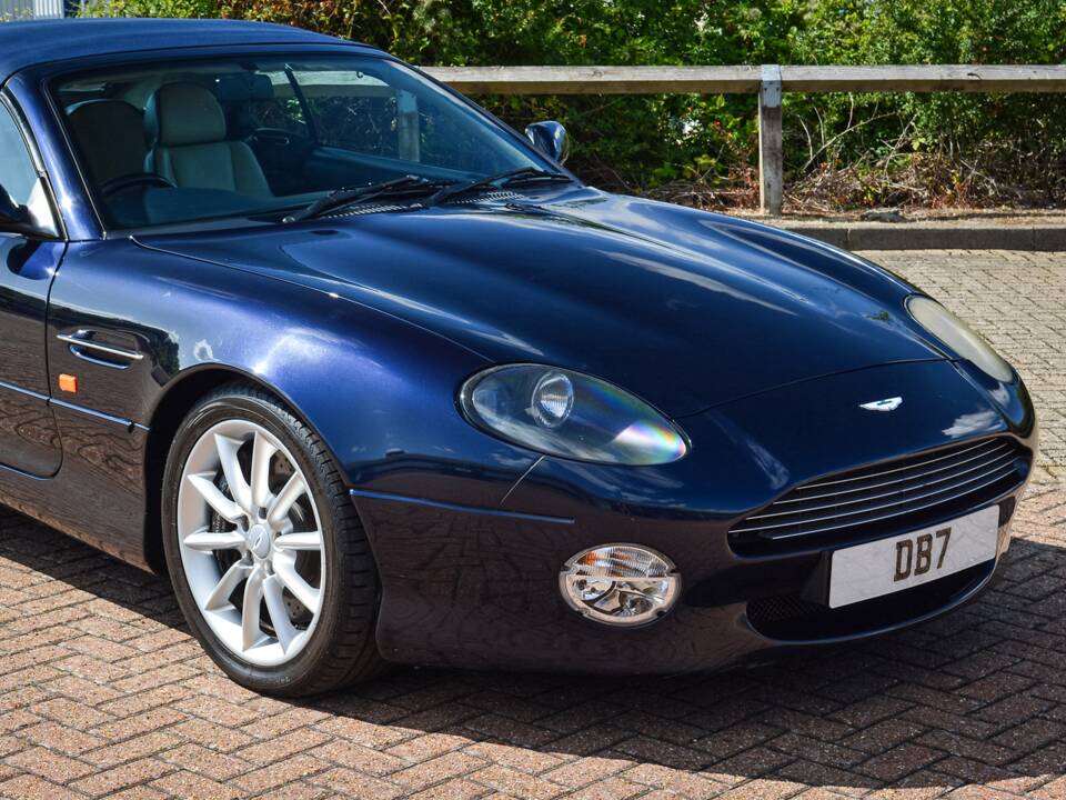 Image 13/50 de Aston Martin DB 7 Vantage Volante (2001)