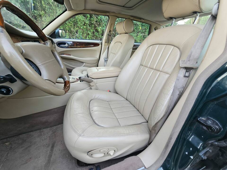 Image 5/5 of Jaguar XJ 8 Sovereign (2002)