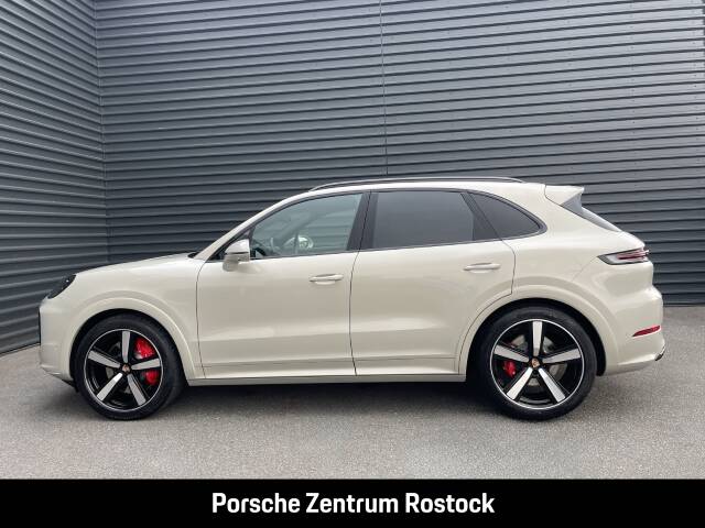 Imagen 2/32 de Porsche Cayenne Turbo E-Hybrid (2025)