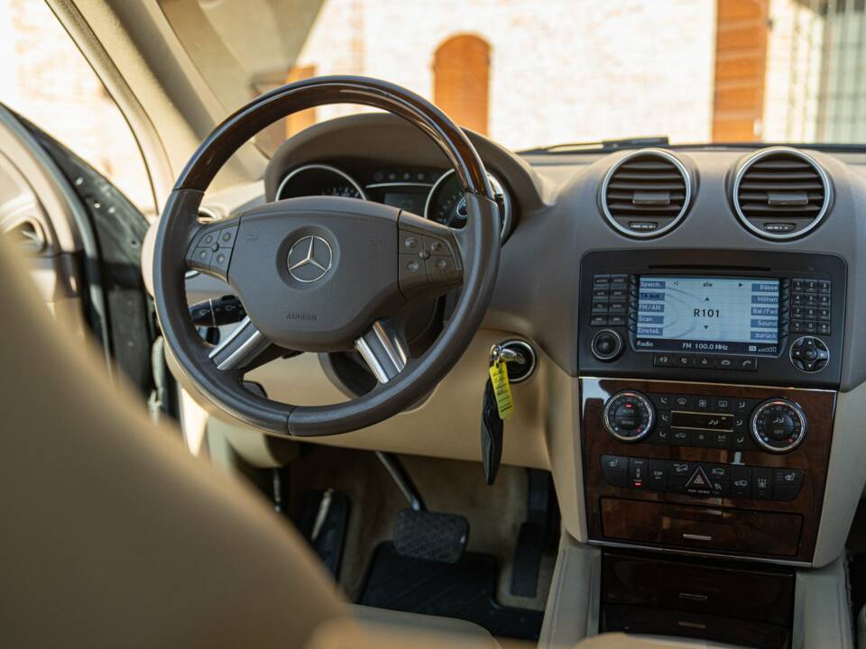 Image 39/50 of Mercedes-Benz ML 320 CDI (2006)