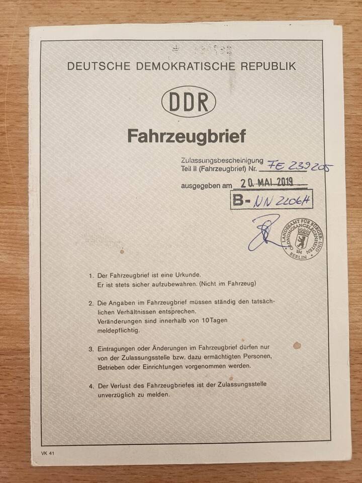 Image 17/18 of Trabant 601 Universal (1987)