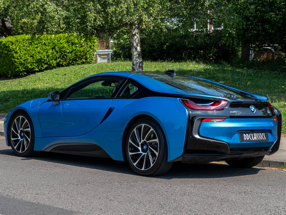 Image 4/33 of BMW i8 Coupé (2015)