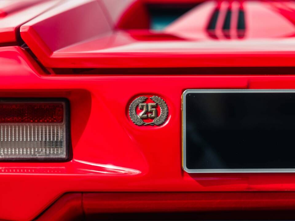 Bild 31/32 von Lamborghini Countach 25 Anniversary (1990)