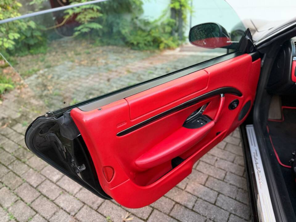 Image 9/22 of Maserati GranTurismo 4.2 (2008)