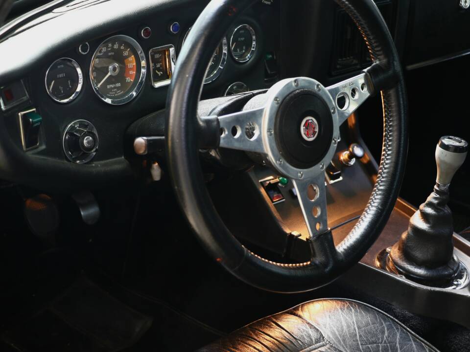 Bild 16/34 von MG MGB GT (1966)