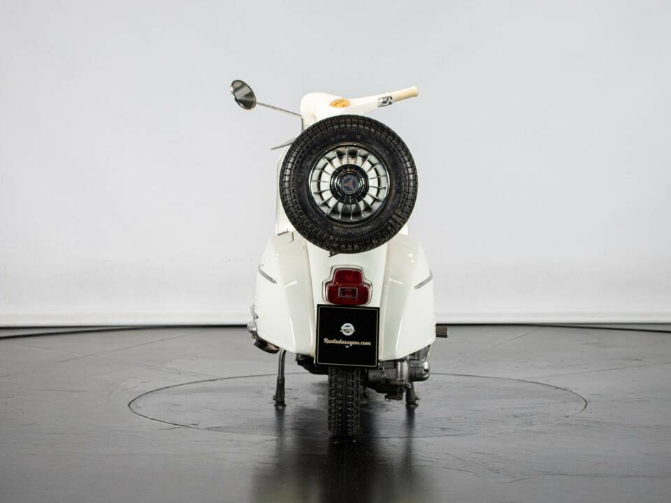 Image 7/50 of Piaggio Vespa 125 Super (1966)
