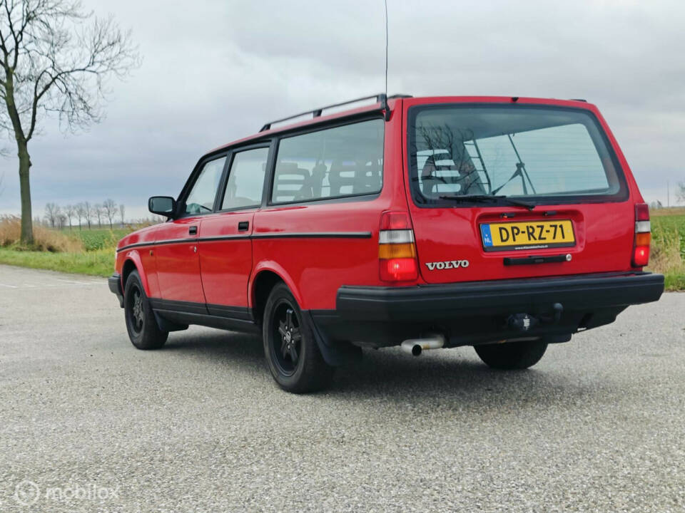 Bild 10/33 von Volvo 245 GL (1992)