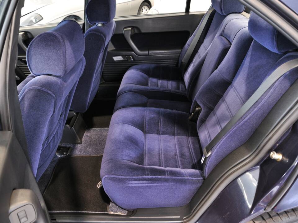 Image 19/26 of Alfa Romeo 164 2.0 Super V6 (1993)
