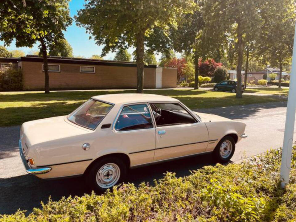 Image 3/5 of Opel Rekord 1700 (1974)