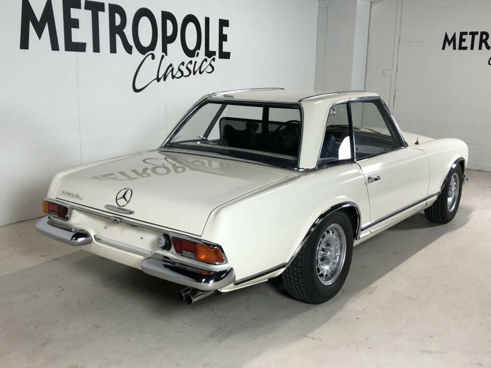 Image 10/25 of Mercedes-Benz 280 SL (1969)