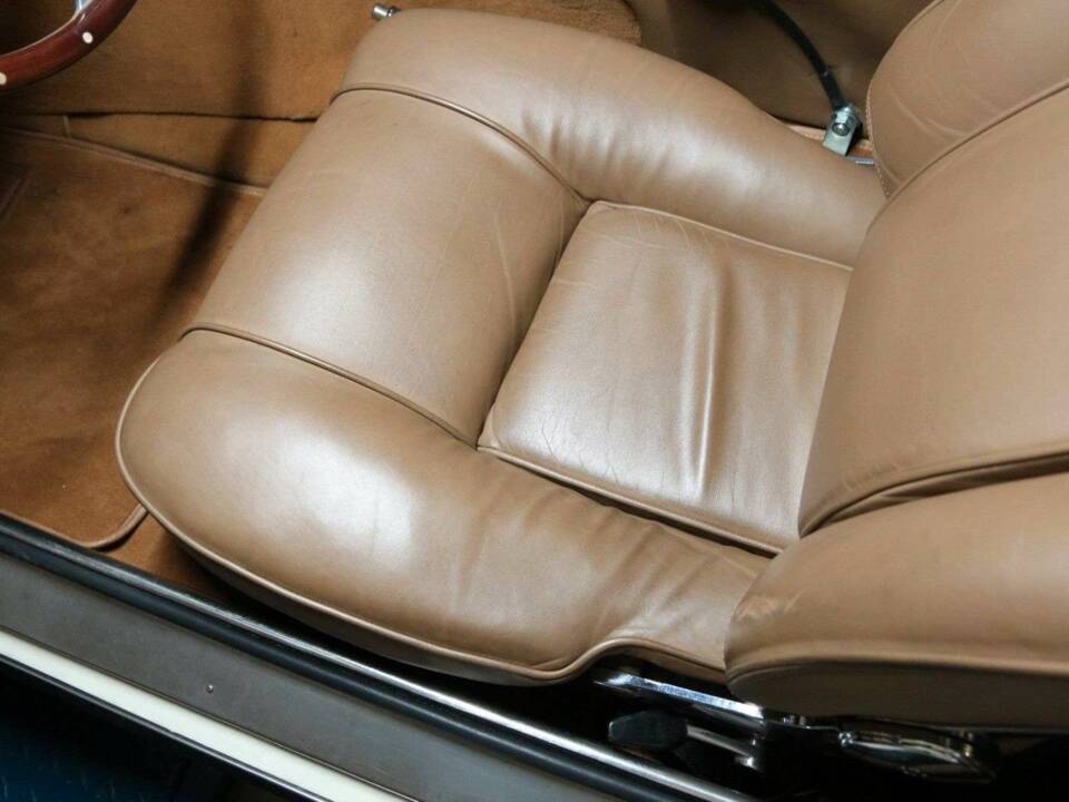 Image 12/50 of Jensen Interceptor  MK III (1974)