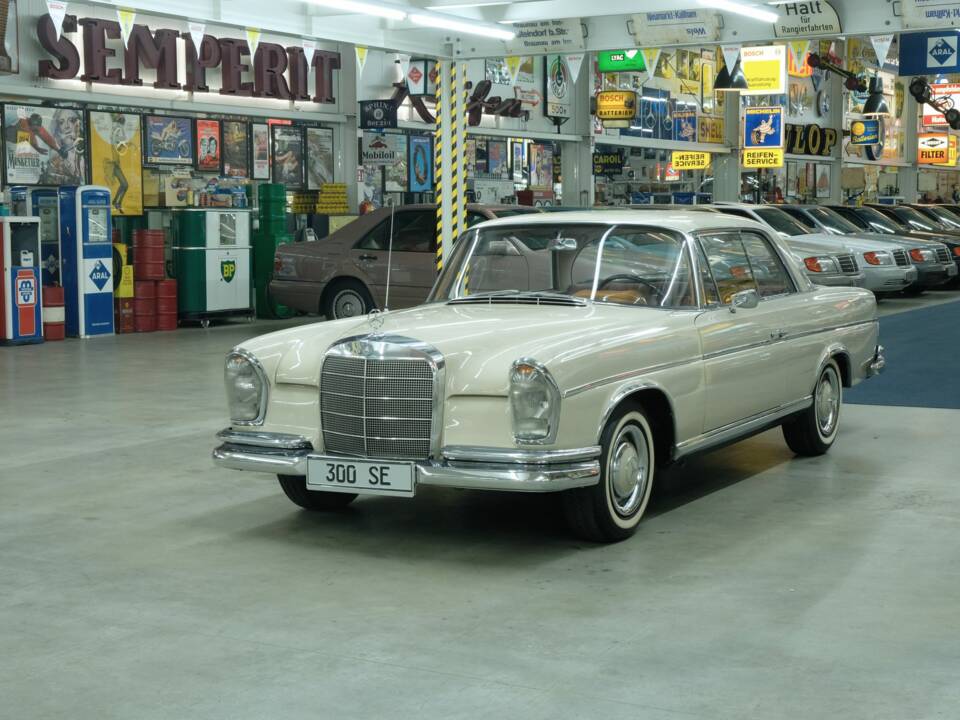 Image 1/50 of Mercedes-Benz 300 SE (1966)