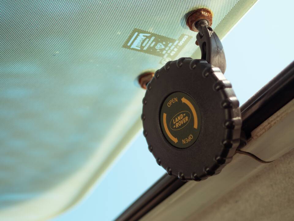 Image 6/18 of Land Rover Discovery (1990)